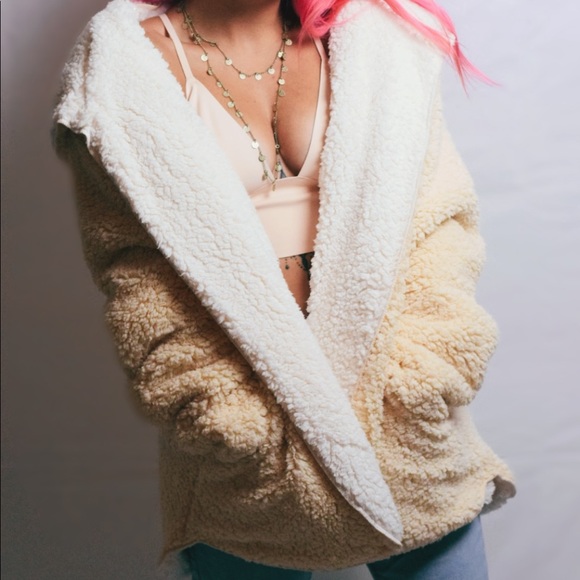 Urban outfitters teddy jacket - Picture 1 of 3